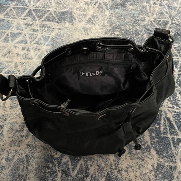 Volcom black bucket bag - Picture 5 of 11